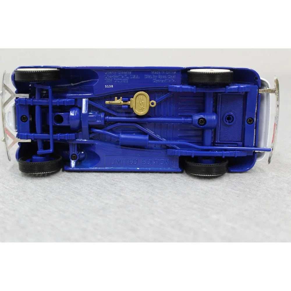 Liberty Classics 1936 Dodge Truck Kids 1/28 White Ritz‎ Panel Delivery Bank